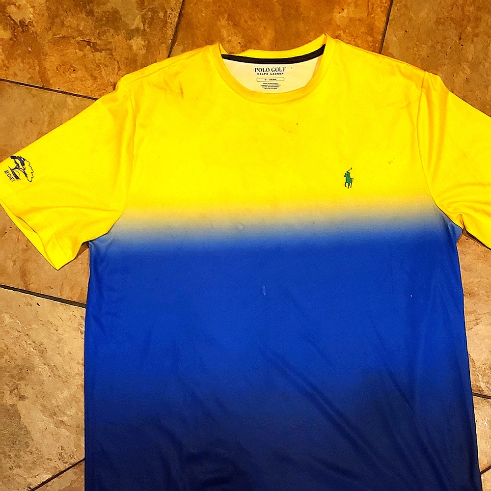 Men polo tee sharp size med in great condition....